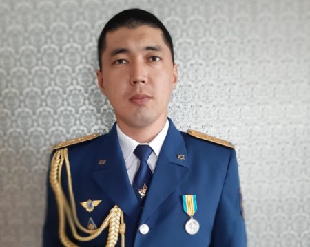 Военный самолет посадили на трассе в Мангистау: Пилот рассказал о сложности приземления