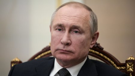 Путин не стал поздравлять глав двух постсоветских стран с 9 мая