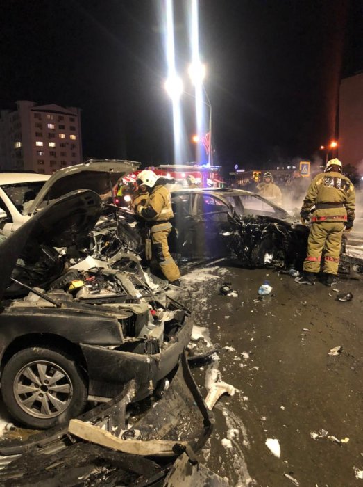 Момент ночного ДТП с участием трёх автомашин в Актау попал на видео