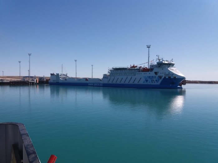 В порт Курык прибыл новый пассажирский железнодорожно-автомобильный паром «Азербайджан»