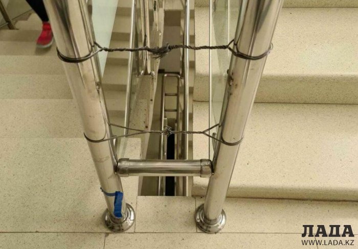 Опять требуется ремонт! Жительница Актау рассказала о плачевном состоянии ДК им. Абая