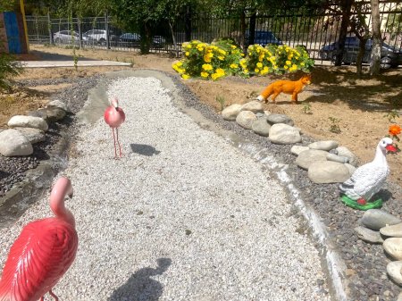 Помогите защитить красоту! Вандалы повредили площадку в детском саду в 11 микрорайоне Актау