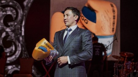 Перчатки Головкина продали за 55 миллионов тенге в Алматы