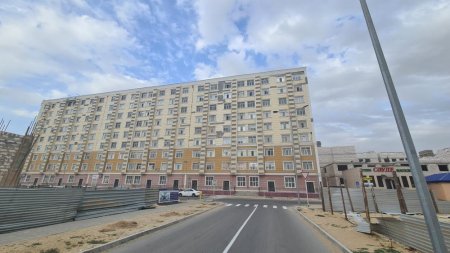 Обшивка ещё одного жилого дома обрушилась в Актау