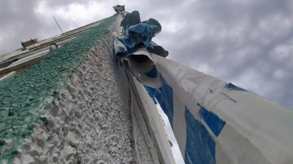 Как встречают участников ралли в Актау: Ошмётки плаката возмутили горожан