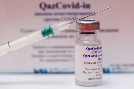 Казахстан передумал поставлять вакцину QazVac в другие страны