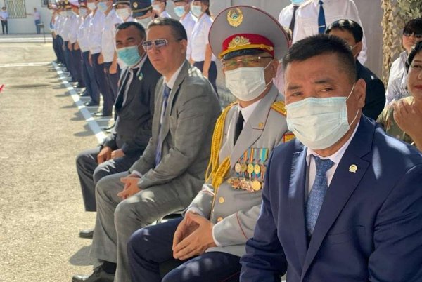 Погибшим на службе полицейским установили мемориальные доски и памятник в Жанаозене