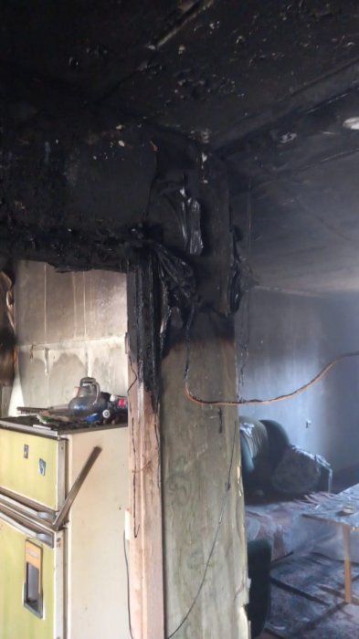 В Актау 30 человек эвакуировали из-за пожара в жилом доме 8 микрорайона