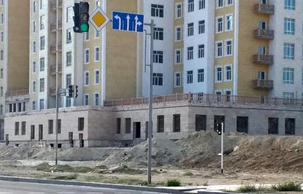 Водители считают неразумной установку  одного из светофоров в Актау