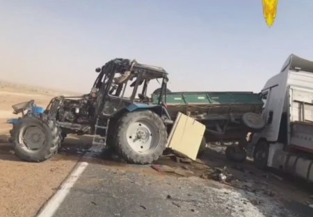 Грузовик столкнулся с трактором в Мангистау
