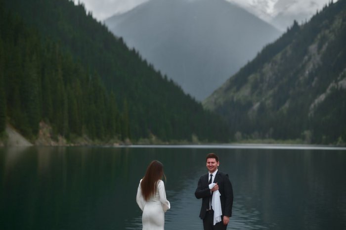 Актауский певец Ислам Музаев выпустил клип