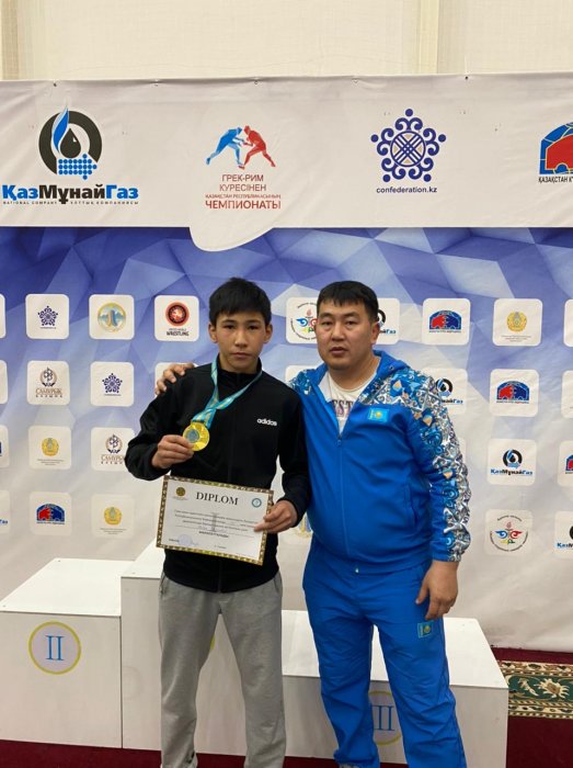 Трое борцов из Мангистау получили путёвки на чемпионат мира