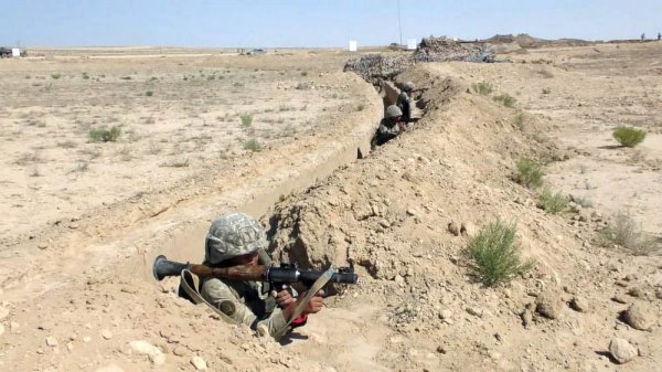 Боевые стрельбы проводят морские пехотинцы в Мангистау