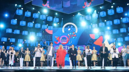 Казахстанская певица завоевала главный приз конкурса "Славянский базар"
