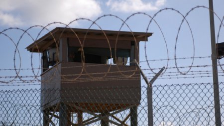 Белый дом решил закрыть тюрьму Гуантанамо 