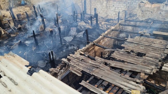 В поселке Кызылтобе сгорел сарай
