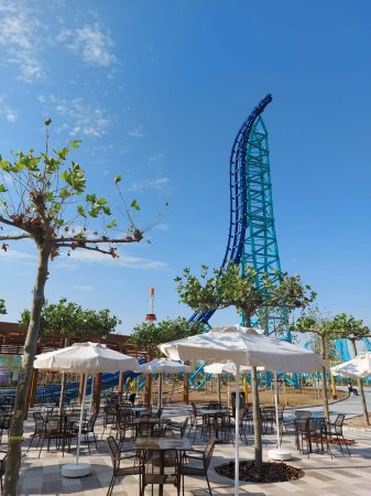 Пир во время чумы: Жители Актау остались недовольными открытием тематического парка