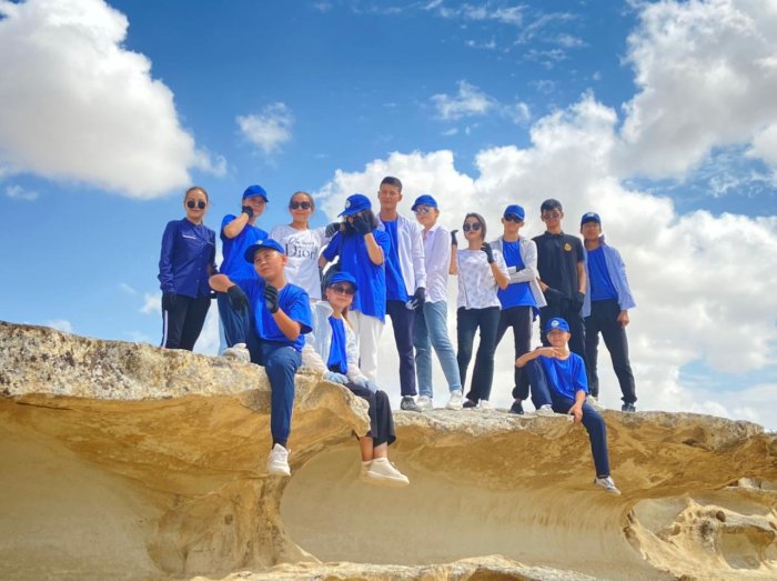 Активисты Мангистау за один день собрали более трех тонн мусора в ущелье Ыбыкты сай