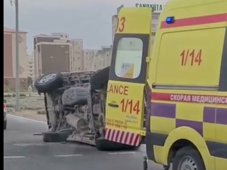 Есть пострадавшие: Mitsubishi Pajero в результате ДТП перевернулся в Актау