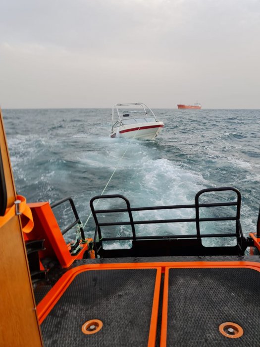 Унесённые морем:  В Каспийском море спасены двое мужчин