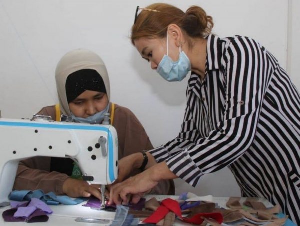 Безработные женщины осваивают новую профессию в Жанаозене