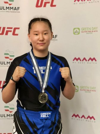 Спортсменка из Мангистау Арухат Иброва завоевала серебряную медаль на чемпионате мира по ММА