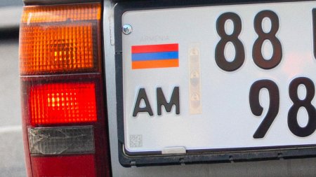 Запрет на машины с иностранными номерами: что делать казахстанцам