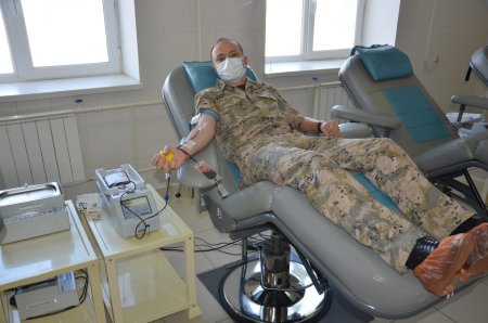 Сотрудники Мангистауского департамента пограничной службы КНБ РК сдали 15 литров крови