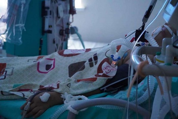 Актауские роженицы в тяжёлом состоянии из-за коронавируса: Появились кадры из роддома