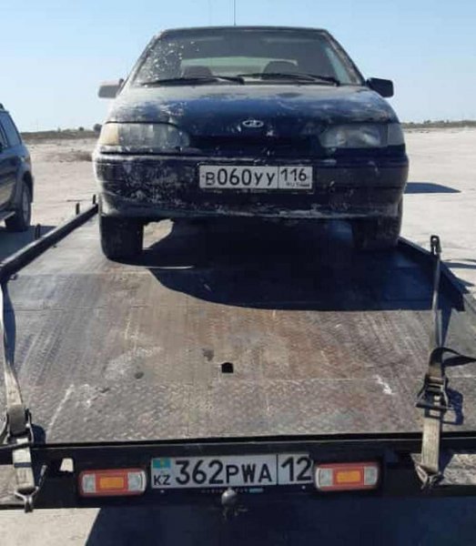 «Легковушку» вытащили из грязи спасатели в пригороде Актау