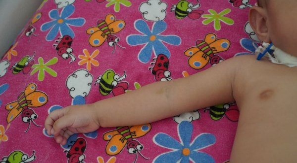 Новорождённые с коронавирусом в Актау: Кадры из инфекционки
