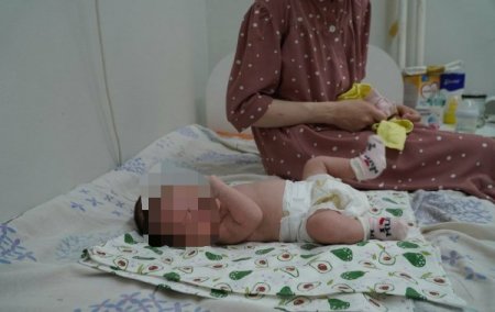Новорождённые с коронавирусом в Актау: Кадры из инфекционки