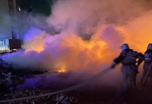 Ночью спасатели почти два часа тушили мусор в Актау