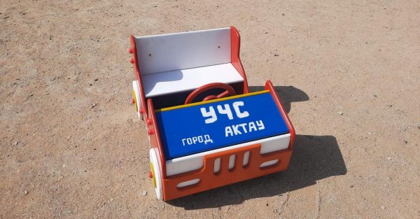 Пожарные машинки смастерили спасатели для детей в Актау