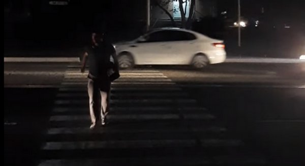 Освещение над «зеброй» восстановили в Актау