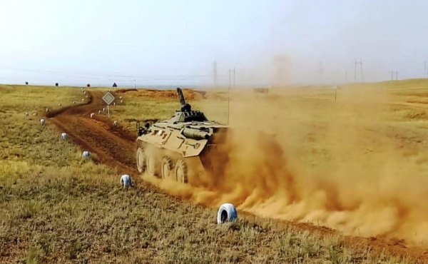 Гонки на БТР и «КамАЗах»: Гвардейцы из Актау стали призёрами соревнований