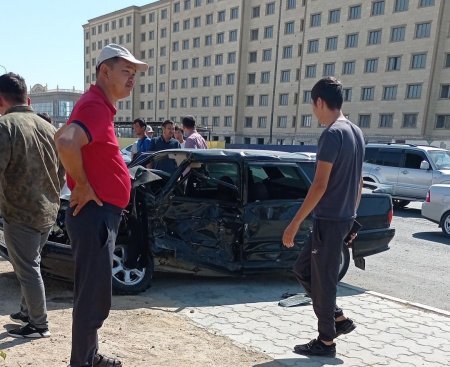 Тройное ДТП с маршрутным автобусом в Актау: Есть пострадавшие