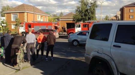 "Ворота отлетели на проезжую часть": мощный взрыв произошел в подвале дома в Костанае