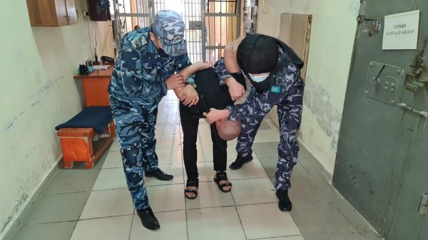 Учения в СИЗО Актау: «Заключённые захватили заложников»