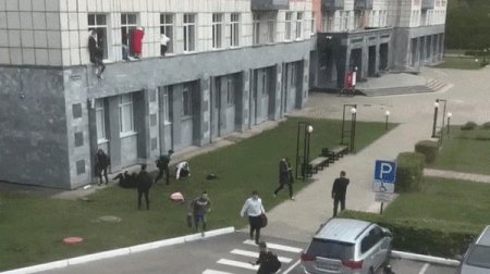 Стрельба в пермском университете: студенты прыгают из окон