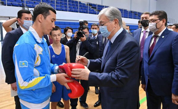 Президент посетил новый спорткомплекс «Халык Арена» в Актау