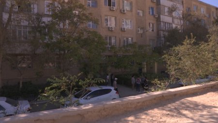 Сейсмоопасная зона: Жители 14 микрорайона Актау выступили против строительства многоэтажного дома в нескольких метрах от их жилья