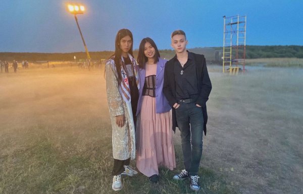 Длинноволосый уроженец Актау участвует в «Битве экстрасенсов» на ТНТ