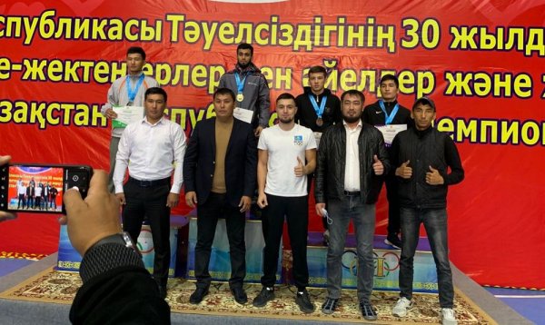Бойцы из Актау заняли весь пьедестал на чемпионате страны