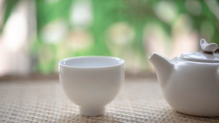 Черный или зеленый: ученые выяснили, какой чай лучше действует на сосуды