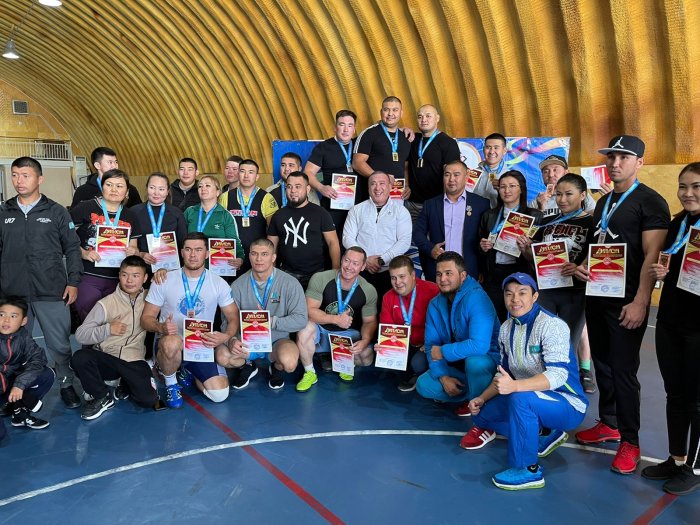 В Актау определены победители чемпионата области по жиму лёжа