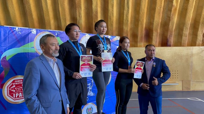 В Актау определены победители чемпионата области по жиму лёжа