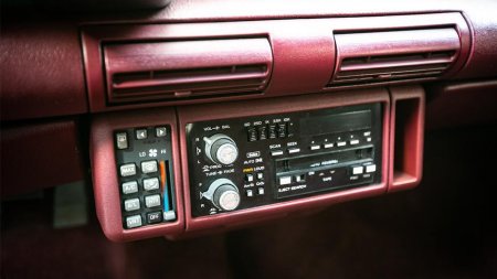 Как выглядел автомобиль Динмухамеда Кунаева: появились уникальные фотографии