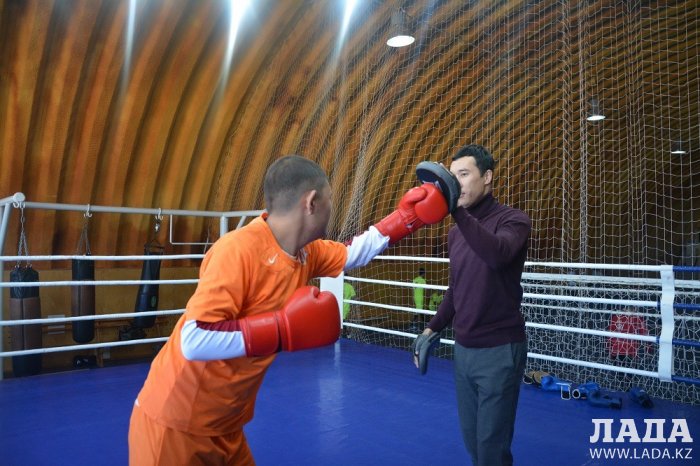 Областной турнир по юнифайд-мини-футболу и мастер класс по боксу провели для особенных детей в Актау