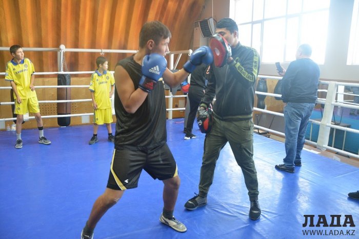 Областной турнир по юнифайд-мини-футболу и мастер класс по боксу провели для особенных детей в Актау